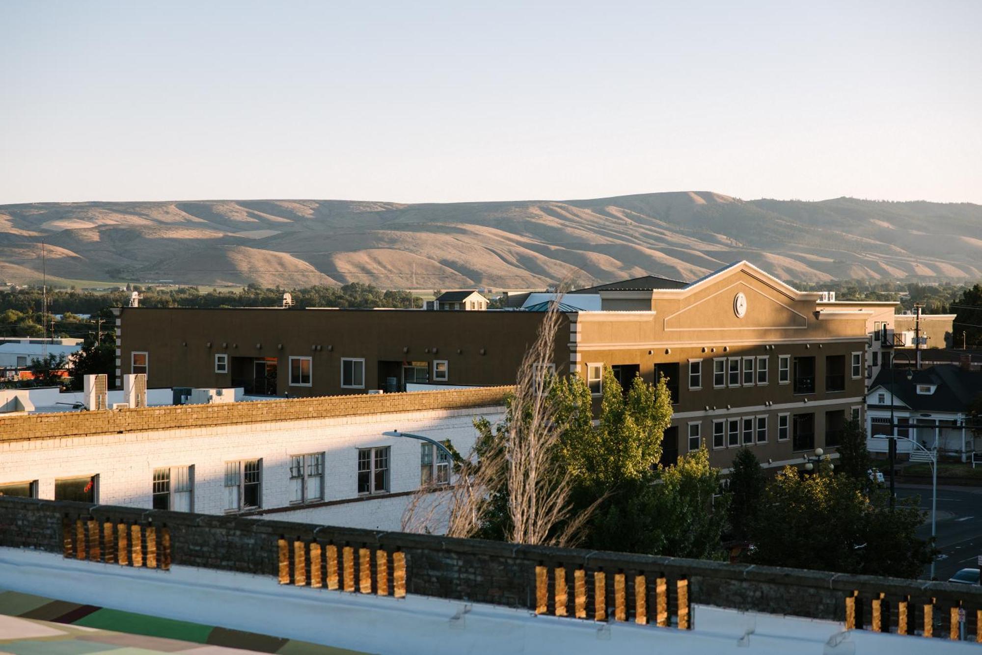 Hotel Windrow Downtown Ellensburg Bagian luar foto